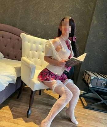 У меня широкий спектр услуг, которые воплотят все твои фантазии 💦💋 Будь уверен, со мной ты окунешься в океан страсти и релакса. Живу в Москве, и мои фото настоящие. У меня множество отличных отзывов от довольных клиентов, которые остались очарованы моей красотой и нежностью. 💖🔥 Позволь себе сделать шаг в мир наслаждения и расслабления со мной, и ты обязательно захочешь вернуться ко мне снова. 🌟😉 Надежда